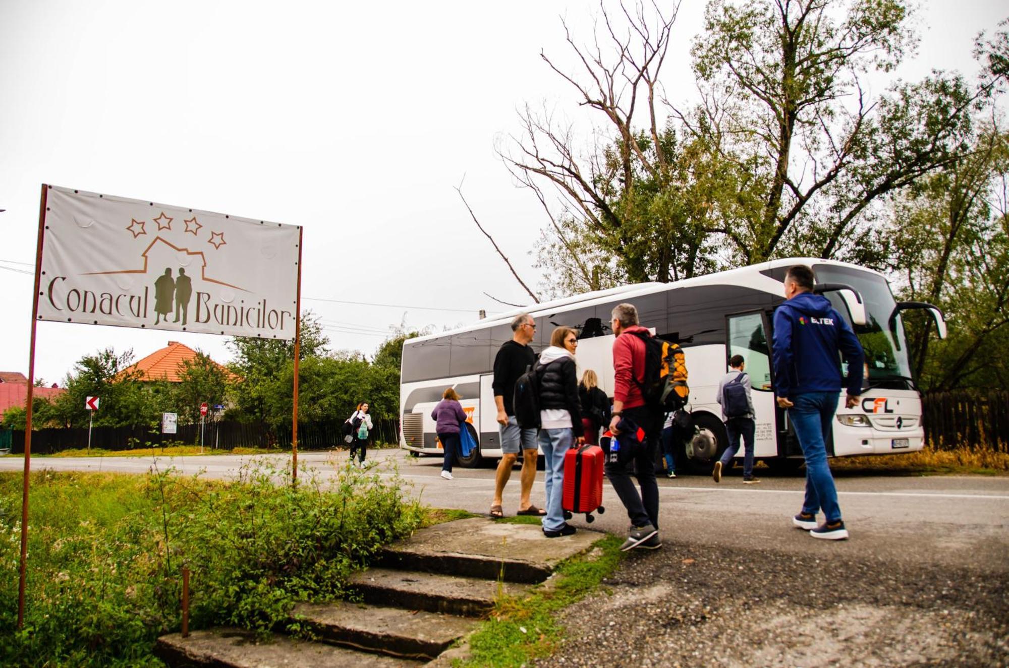 Conacul Bunicilor Hotel Novaci Kültér fotó