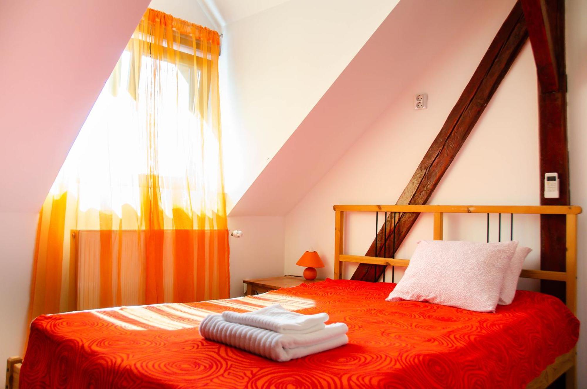 Conacul Bunicilor Hotel Novaci Kültér fotó