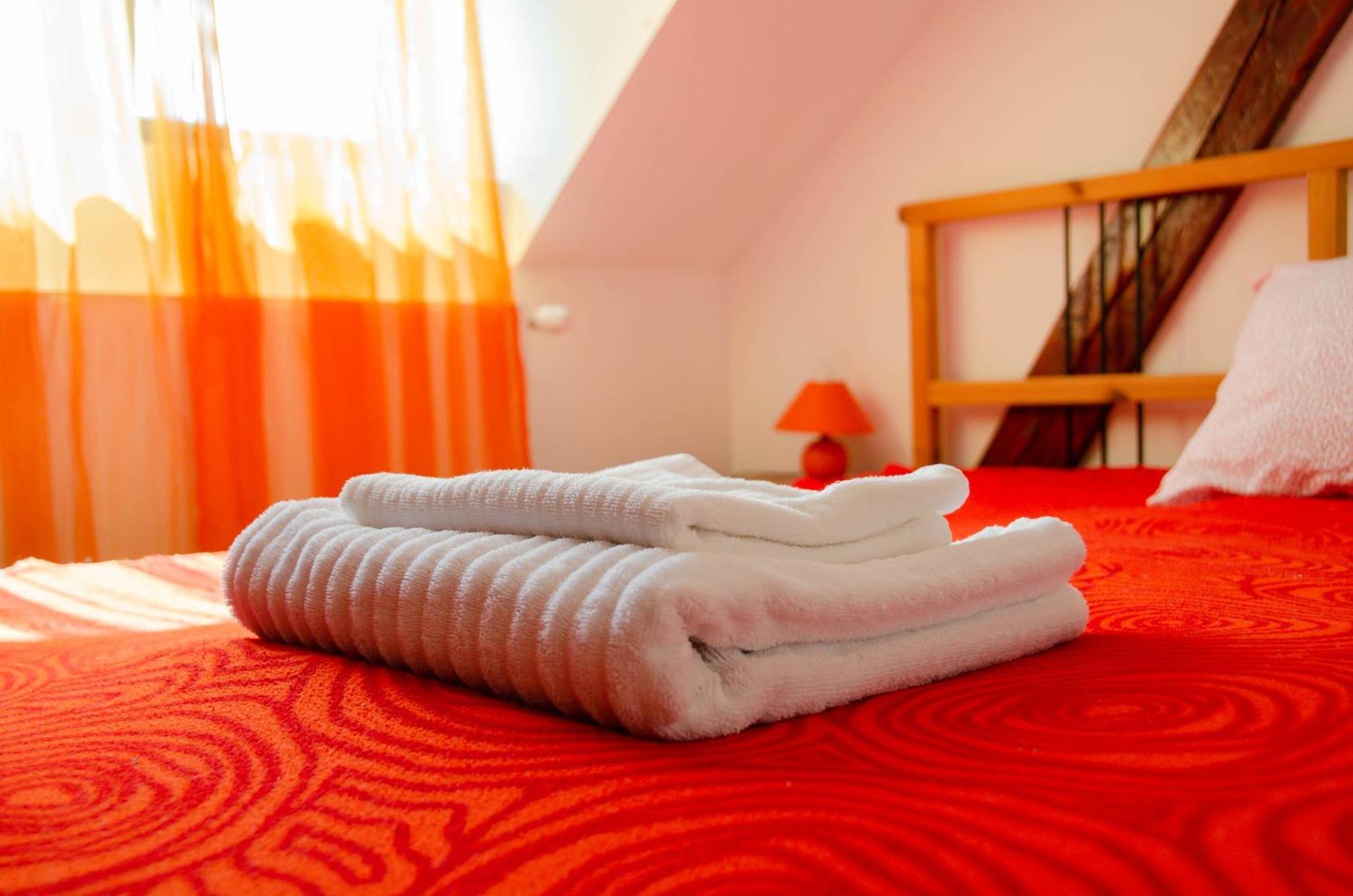 Conacul Bunicilor Hotel Novaci Kültér fotó